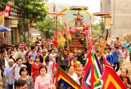Hàng vạn du khách tham gia Lễ hội đền Bảo Hà năm 2019
